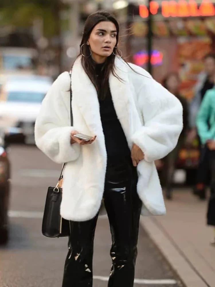 LGRQ Streetwear Fashion Faux Fur Coat Women's 2026 New Winter Minimalist Lapel Long Sleeve Loose Plush Warm Outerwear 19DB3550