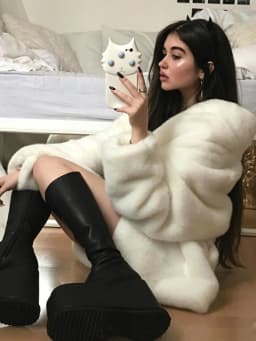 LGRQ Streetwear Fashion Faux Fur Coat Women's 2026 New Winter Minimalist Lapel Long Sleeve Loose Plush Warm Outerwear 19DB3550
