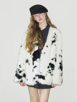 LGRQ Minimalist Fashion Printed Faux Fur Coats Women 2026 Winter V-neck Full Sleeve Loose Coat Female Outerwear 19DB3549