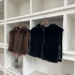 Women's Hooded Faux Fur Vest Zip Up Sleeveless Plush Thick Winter Warm Coat Elegant Luxe Chic Trendy Outerwear