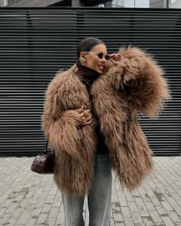 Women Winter Faux Fur Coat Long Shaggy Fuzzy Jacket Camel Brown Oversized 2026 New Luxury Warm Trendy Streetwear Outwear