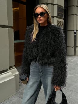 Women Winter Faux Fur Coat Black Cropped Fluffy Shaggy 2026 New Y2K Party Trendy Streetwear Outerwear