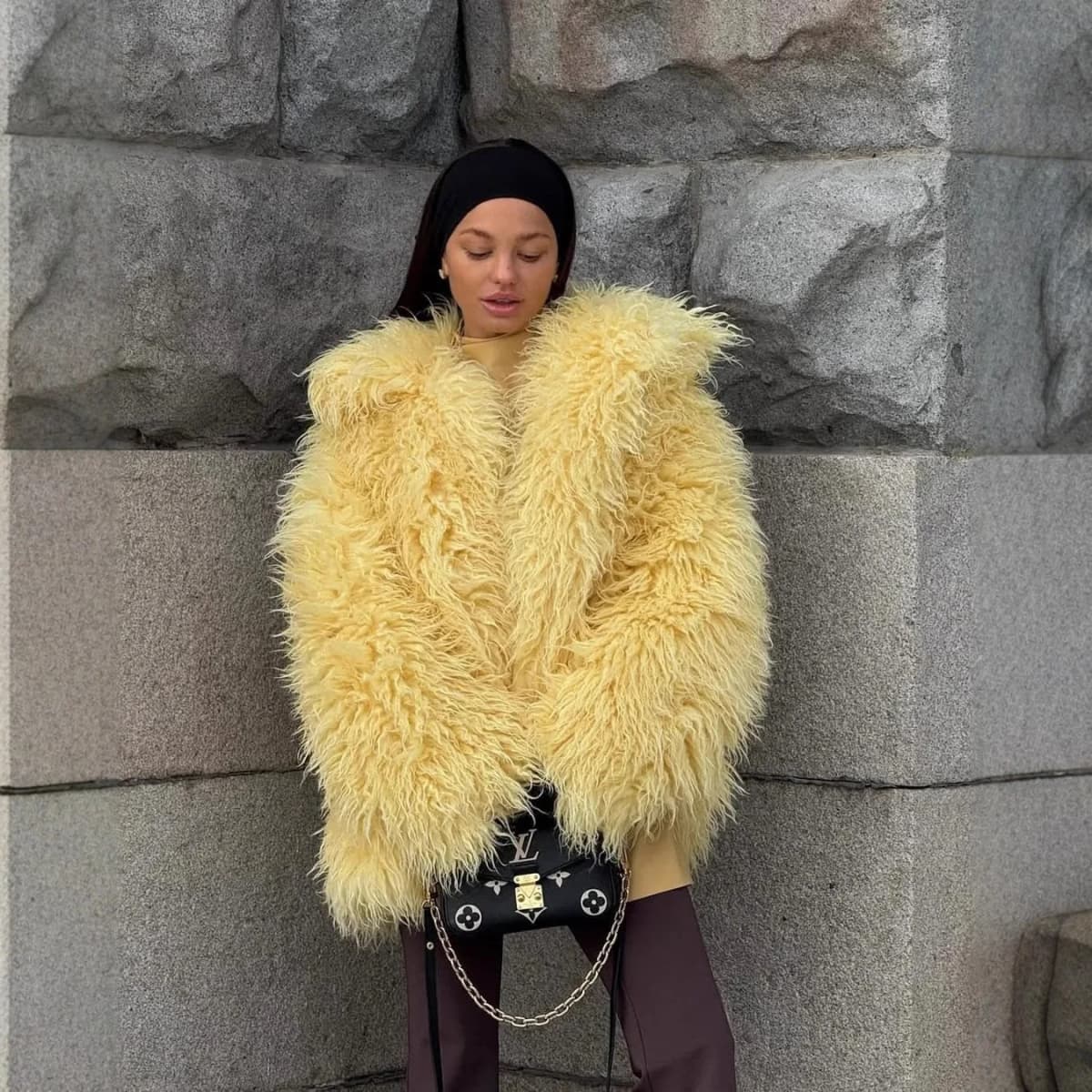 Faux Fur Coats Women Solid Fur Jacket Oversize Scarf Round Neck Long Sleeve Open Stitch Thick Warm Fur Casual 2025 Autumn Winter
