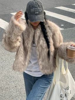 Women Winter Faux Fur Coat Short Fluffy Open Front Dark Brown Beige 2026 New Y2K Warm Trendy Streetwear Outerwear