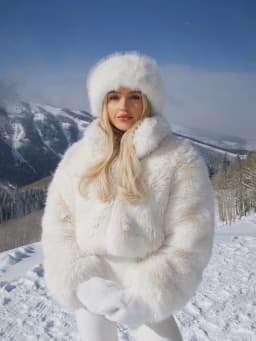 Women Faux Fur Coats Jackets Stand Collar Short Coat Thick Warm Y2k Streetwear Jacket Elegant Work Outerwear Autumn Winter