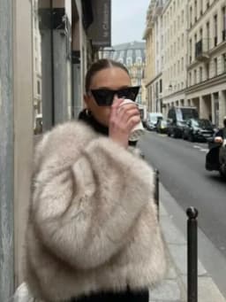 Women Winter Faux Fur Coat Short Fluffy 2026 New Light Grey Old Money Elegant Warm Luxury Streetwear Outerwear
