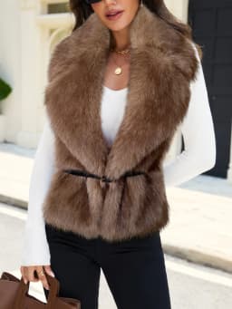 Women's Faux Fur Shawl Fox Fur Imitation Eco-Friendly Winter Scarf Luxury Style for Warmth And Fashion Accessory