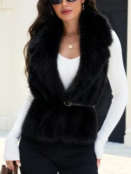 Women's Faux Fur Shawl Fox Fur Imitation Eco-Friendly Winter Scarf Luxury Style for Warmth And Fashion Accessory