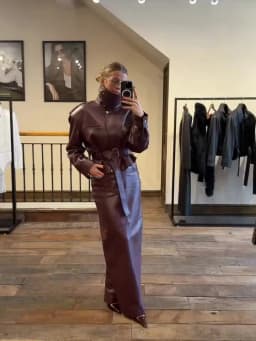 Solid Burgundy Waist Cinching Jacket Women Fashion Lace Up Stand Collar Zipper Bucket Short Jackets 2025 Lady High Street Coat