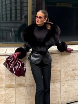 Black Faux Fur Collar Leather Jacket Elegant Lapel V-neck Waist Cinching Long-sleeved Short Coats Lady Winter Commute Coat 2026