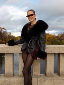 Black Faux Fur Collar Leather Jacket Elegant Lapel V-neck Waist Cinching Long-sleeved Short Coats Lady Winter Commute Coat 2026