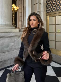 Black Faux Fur Collar Leather Jacket Elegant Lapel V-neck Waist Cinching Long-sleeved Short Coats Lady Winter Commute Coat 2026