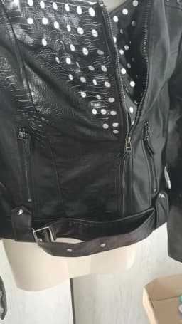 2026 Steampunk Rock Rivet Women's Leather Jacket Slim Short Streetwear Gothic Embroidery PU Leather Locomotive Coat Femme