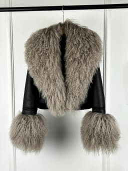 2025 Winter Women Warm Faux Leather Sheepskin Coat Female Zipper Slim Streetwear Moto Biker Jacket Large Real Wool Fur Collar