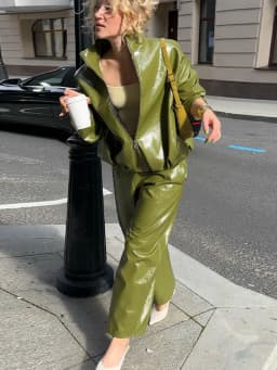 Women Fashion Faux Leather Jacket Turn Down Collar Long Sleeve Zipper Drop Shoulder Oversized Jackets 2026 Autumn All-match Coat