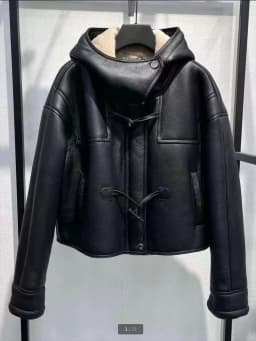 2026 New Autumn Winter Moto Lambswool Jacket Outwear Women's Wear Corner Buckle Loose Short Hooded Warm Leather Jacket Tops
