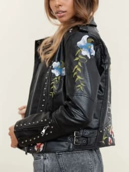 2026 New Women's High Street Floral Print Embroidery Faux Leather Jackets Female Moto & Biker Rivet Black Punk Outerwear Coats