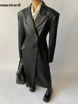Mauroicardi Autumn Long Black Fitted Soft Pu Leather Trench Coat for Women Shoulder Pads Double Breasted Luxury European Clothes