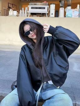 Black Short Leather Jacket Women's Loose Fit Zipper Baseball Style Cool Sensation Motorcycle Top Fashionable Polyester Fiber