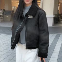 Fashionable Short Fur Leather Coat Women's Hong Kong Style Retro Chic High-End Winter 2025 Women's Fashion Outerwear