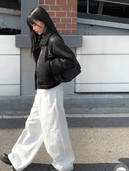 Fashionable Short Fur Leather Coat Women's Hong Kong Style Retro Chic High-End Winter 2025 Women's Fashion Outerwear