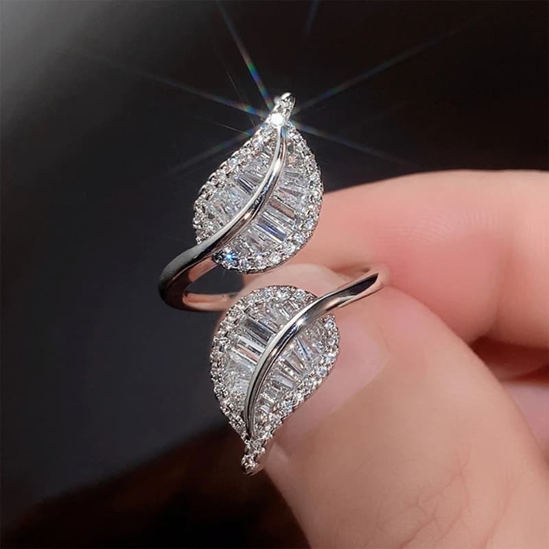 Exquisite Leaf-Shaped Zircon Open Ring Shiny Crystal CZ Engagement Rings Wedding Party Daily Wear Jewelry Gift for Women