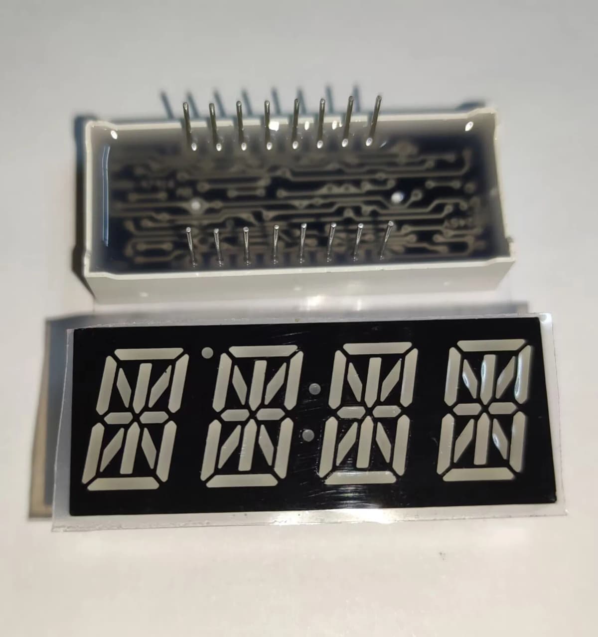 0.47 INCH 47416TCGH1YA SMAE AS COM-21212 Display Module LED Characters Green 14 Segments Alphanumeric 4 Characters Common Anode