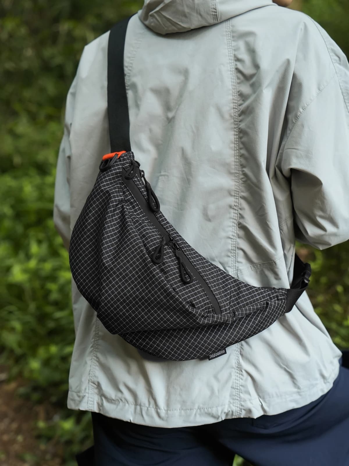 Casual Crossbody Bag Unisex Dumpling Shape Large Capacity Waterproof Nylon Leisure Shopping Bag for Men And Women