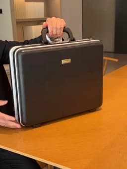 18-inch Aluminum Frame Anti-Theft Business Briefcase - TSA Lock Secure Laptop Case for Travel, Durable Carry-On Storage Handbag