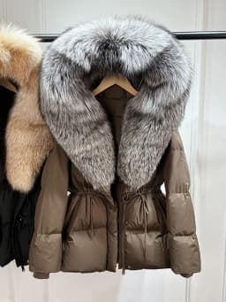 Lagabogy 2026 Big Real Fox Fur Hooded Puffer Jacket Female New Winter Top Fluffy Clothing Thick Warm White Duck Down Coat Women
