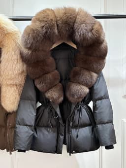 Lagabogy 2026 Big Real Fox Fur Hooded Puffer Jacket Female New Winter Top Fluffy Clothing Thick Warm White Duck Down Coat Women