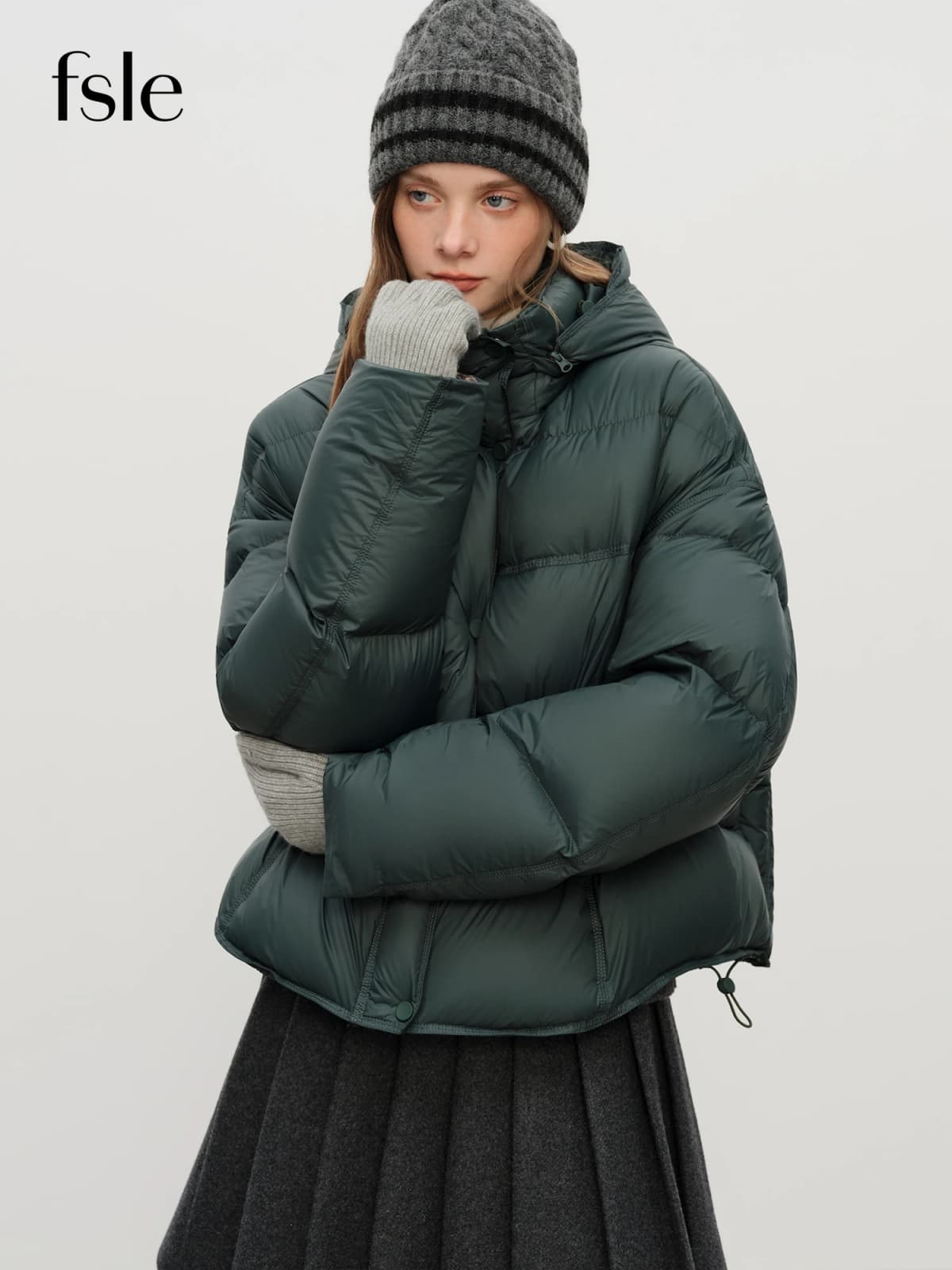 FSLE Winter Women Hooded Short Puffer Jacket Downcoat Bubble Style Thick Warm Coat Oversize Short Quilted Outerwear Duckdown