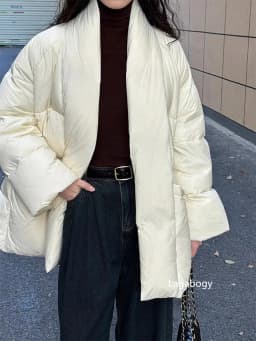 Lagabogy 2025 Winter Belt Waist-Tight Elegant Warm 90% White Duck Down Jacket Female Long Sleeve Solid Color V-neck Puffer Coat
