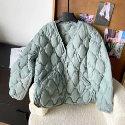 Lagabogy 2025 New Autumn Winter Warm Puffer Coat Women Light Thin 90%White Duck Down Jacket Female Short Single Breasted Outwear