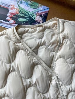 Lagabogy 2025 New Autumn Winter Warm Puffer Coat Women Light Thin 90%White Duck Down Jacket Female Short Single Breasted Outwear