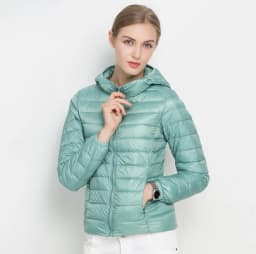 Winter Women Hooded Puffer Jackets Ultra Light Down Jacket Warm Coat Parka Female Portable Outwear Windbreaker Quilted Jacket