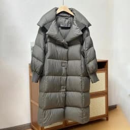 Lagabogy 2025 New Winter Women 90% White Duck Down Long Jackets Thicken Puffer Coat Female Loose Single Breasted Warm Parkas