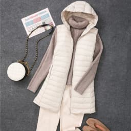 New 2025 Women Women Ultra Light Down Vests Hooded Slim Sleeveless Jacket Girl Lightweight Windproof Waistcoat Korean Fit Parkas