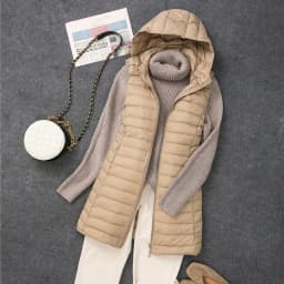 New 2025 Women Women Ultra Light Down Vests Hooded Slim Sleeveless Jacket Girl Lightweight Windproof Waistcoat Korean Fit Parkas