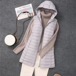 New 2025 Women Women Ultra Light Down Vests Hooded Slim Sleeveless Jacket Girl Lightweight Windproof Waistcoat Korean Fit Parkas
