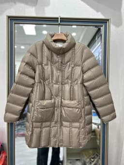 Janveny 2025 New Winter Women Lightweight 90% White Duck Down Jacket Ultra Light Warm Loose Puffer Feather Coat Female Parkas