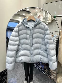 Lagabogy 2026 New Autumn Winter Women 90% White Duck Down Jacket Knitted Hooded Casual Outerwear Female Ultra Light Warm Coats