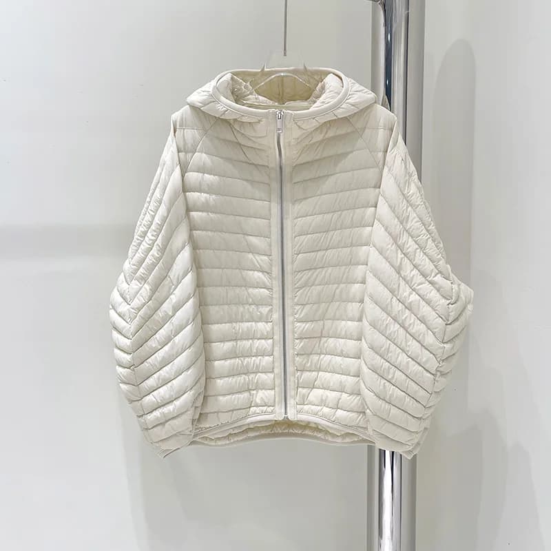 Lagabogy 2025 New Winter Short Puffer Jacket Women Ultra Light 90%White Duck Down Coat Loose Female Parka Hooded Thin Outwear