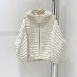 Lagabogy 2025 New Winter Short Puffer Jacket Women Ultra Light 90%White Duck Down Coat Loose Female Parka Hooded Thin Outwear