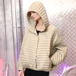 Lagabogy 2026 Winter Vintage Women Oversized Hood Puffer Jacket Female Casual Ultra Light Lantern Sleeve 90%White Duck Down Coat