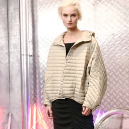 Lagabogy 2026 Winter Vintage Women Oversized Hood Puffer Jacket Female Casual Ultra Light Lantern Sleeve 90%White Duck Down Coat