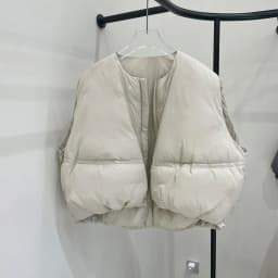 Artistic Short White Duck down Vest Women's Outerwear Fashionable Commute Style Regular Fit Thin Warmth Zipper Pure Color