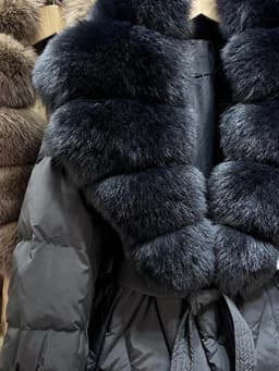 Lagabogy 2025 New Winter Women Real Fox Fur Collar Puffer Jacket Female Long Knitted Sleeves Slim Casual White Duck Down Coat