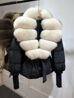 Lagabogy 2025 New Winter Women Real Fox Fur Collar Puffer Jacket Female Long Knitted Sleeves Slim Casual White Duck Down Coat