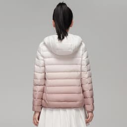 Woman Winter Hooded Coat 90% Duck Down Filled New Fashion Gradient Jacket Ultra Light Autumn Warm Parkas Windbreaker
